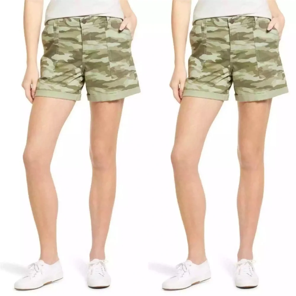 New NWOT Caslon Rolled Cuff Twill Shorts In Green Spring Camo SIZE 8 Summer